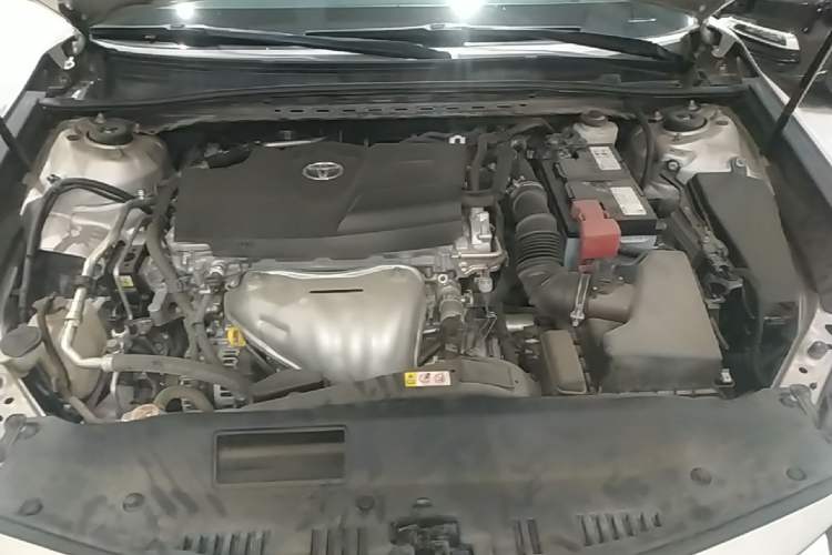Used Toyota Camry 2018 2.0G Luxury Edition Engine Bay