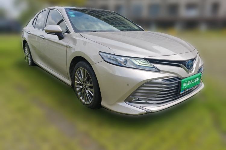 Used Toyota Camry 2018 Dual-Engine 2.5 HG Luxury Edition Front Right 45 Deg