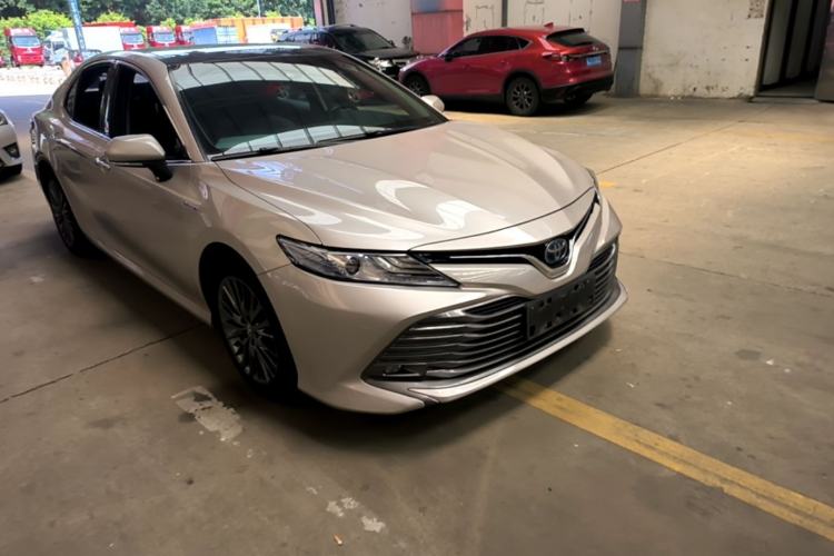 Used Toyota Camry 2018 Dual-Engine 2.5 HG Luxury Edition Front Right 45 Deg