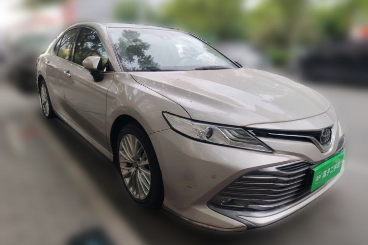 Used Toyota Camry 2018 2.5G Luxury Edition Front Right 45 Deg