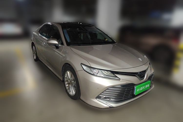 Used Toyota Camry 2018 2.5G Luxury Edition Front Right 45 Deg