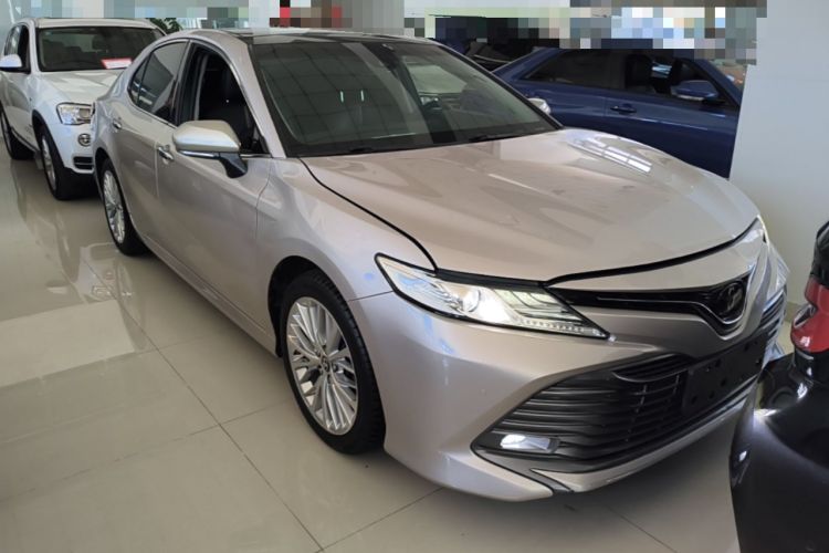 Used Toyota Camry 2018 2.5G Luxury Edition Front Right 45 Deg