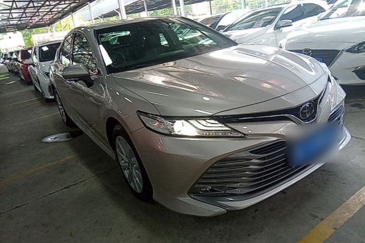 Used Toyota Camry 2018 2.0G Luxury Edition Front Right 45 Deg