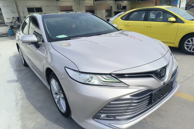 Used Toyota Camry 2018 2.5G Luxury Edition Front Right 45 Deg