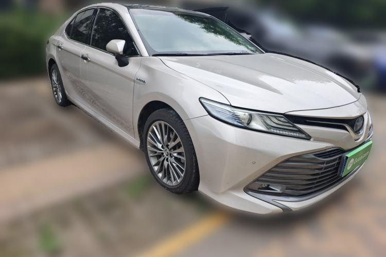 Used Toyota Camry 2018 Dual-Engine 2.5 HG Luxury Edition Front Right 45 Deg