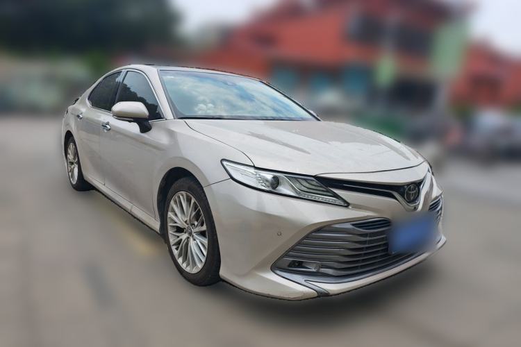 Used Toyota Camry 2018 2.5G Luxury Edition Front Right 45 Deg