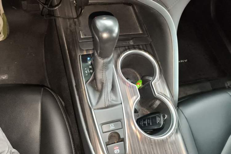 Used Toyota Camry 2018 2.0G Luxury Edition Gear Lever