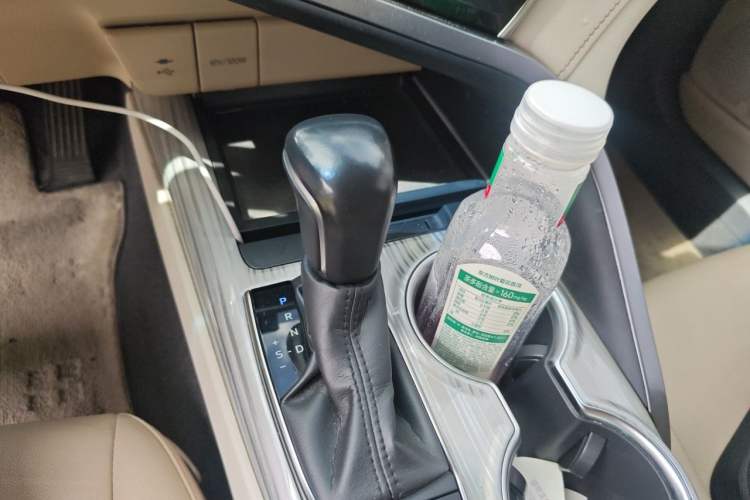 Used Toyota Camry 2018 Dual-Engine 2.5 HG Luxury Edition Gear Lever
