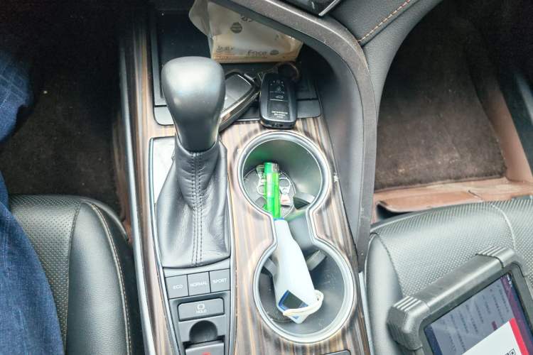 Used Toyota Camry 2018 2.5Q Flagship Edition Gear Lever