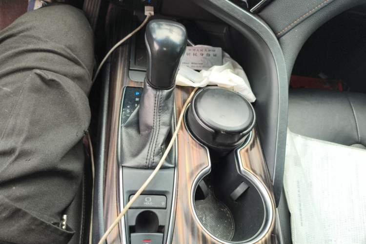 Used Toyota Camry 2018 2.0G Luxury Edition Gear Lever