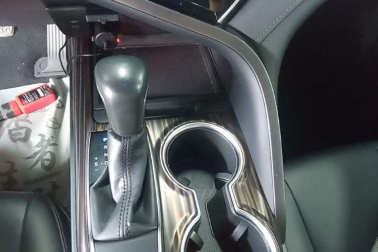 Used Toyota Camry 2018 2.0G Luxury Edition Gear Lever
