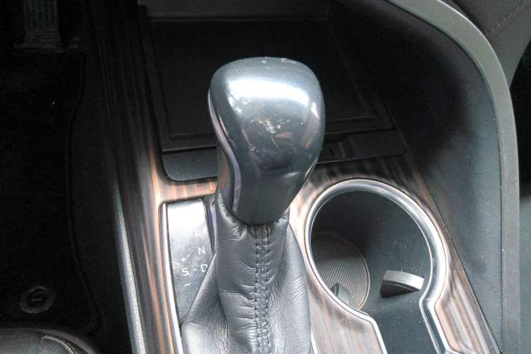 Used Toyota Camry 2018 2.0G Luxury Edition Gear Lever