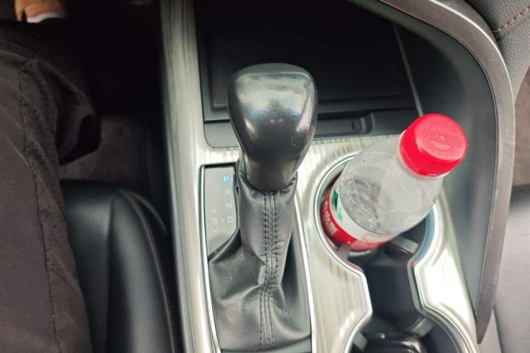 Used Toyota Camry 2018 Dual-Engine 2.5 HG Luxury Edition Gear Lever