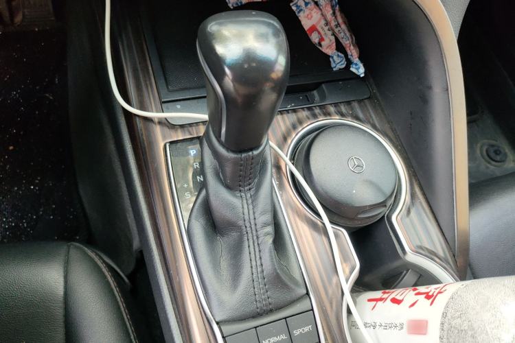 Used Toyota Camry 2018 2.5G Luxury Edition Gear Lever