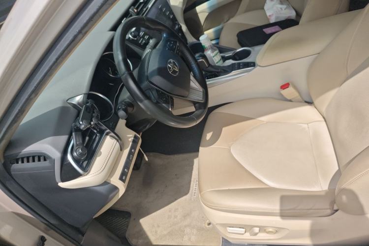 Used Toyota Camry 2018 Dual-Engine 2.5 HG Luxury Edition Left Front Seat