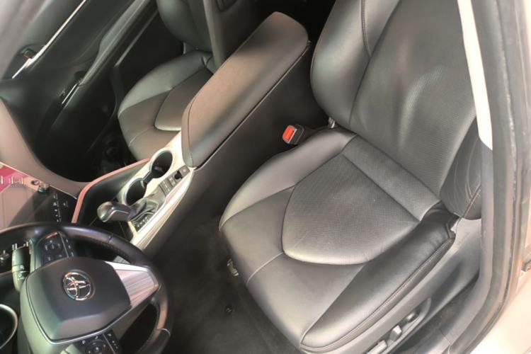 Used Toyota Camry 2018 Dual-Engine 2.5 HG Luxury Edition Left Front Seat