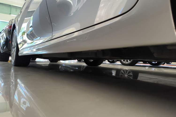 Used Toyota Camry 2018 2.5G Luxury Edition Left Side Sill