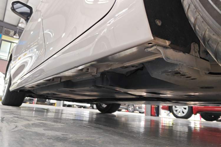 Used Toyota Camry 2018 2.5G Luxury Edition Left Side Sill