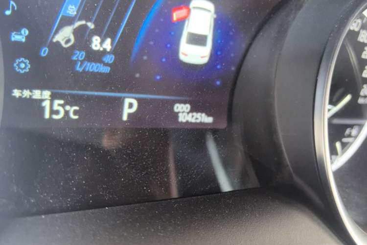 Used Toyota Camry 2018 2.5G Luxury Edition Odometer Close Up