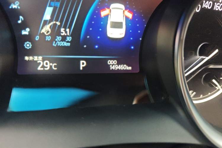 Used Toyota Camry 2018 Dual-Engine 2.5 HG Luxury Edition Odometer Close Up