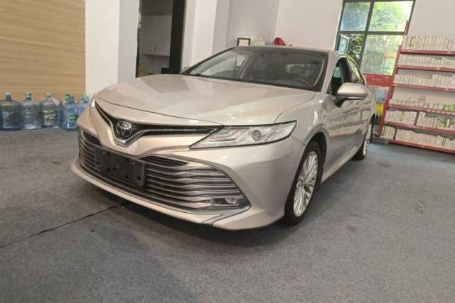 Ojetý Toyota Camry 2018 2.5G Luxury Edition
