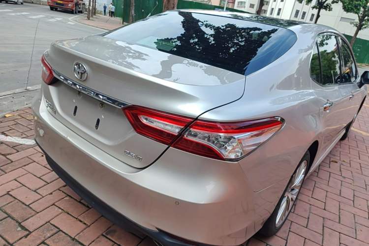 Used Toyota Camry 2018 2.5G Luxury Edition Rear Right 45 Deg