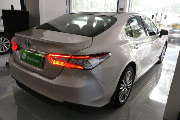 Used Toyota Camry 2018 Dual-Engine 2.5 HG Luxury Edition Rear Right 45 Deg