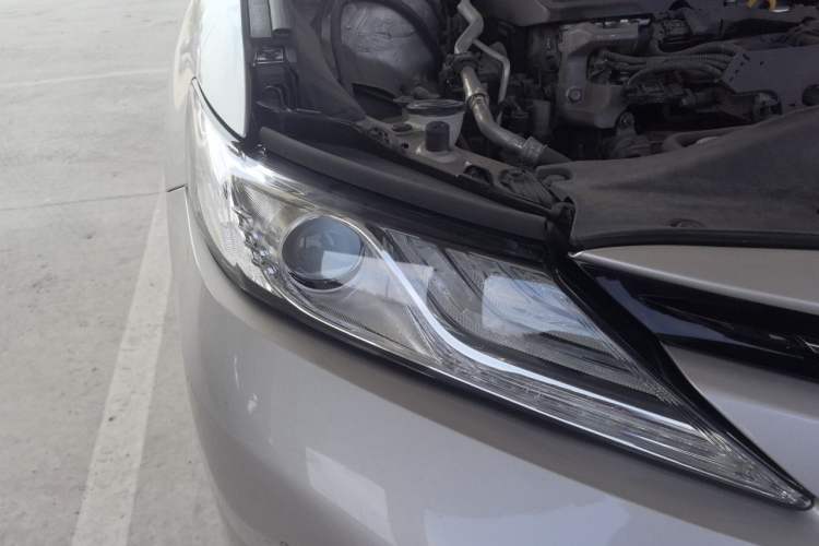 Used Toyota Camry 2018 2.5G Luxury Edition Right Front Headlight