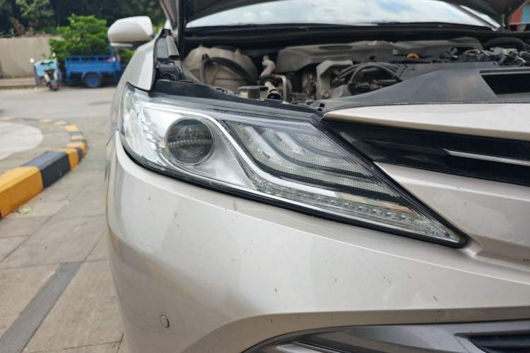 Used Toyota Camry 2018 2.5G Luxury Edition Right Front Headlight