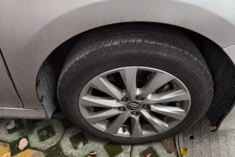 Used Toyota Camry 2018 2.0G Luxury Edition Right Front Wheel Hub