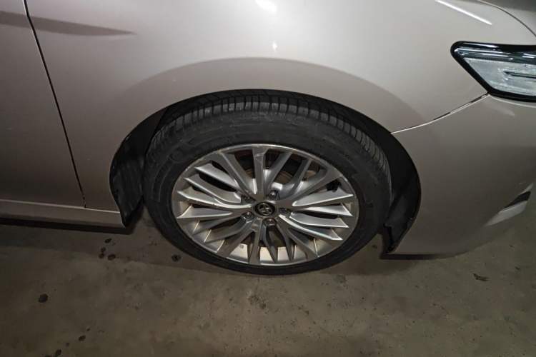 Used Toyota Camry 2018 2.5G Luxury Edition Right Front Wheel Hub