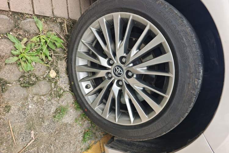 Used Toyota Camry 2018 Dual-Engine 2.5 HG Luxury Edition Right Front Wheel Hub
