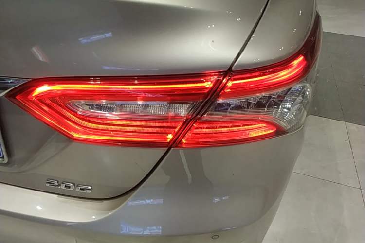 Used Toyota Camry 2018 2.0G Luxury Edition Right Rear Taillight