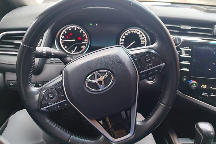 Used Toyota Camry 2018 2.5G Luxury Edition Steering Wheel