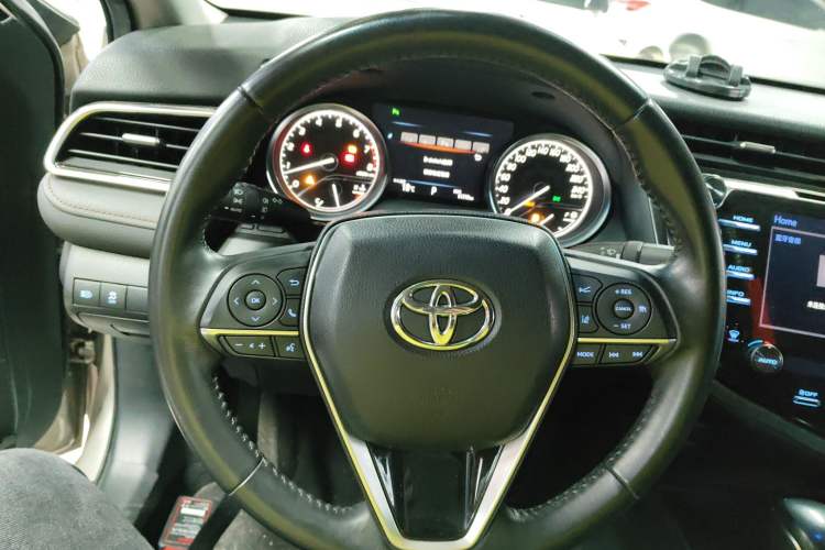 Used Toyota Camry 2018 2.5G Luxury Edition Steering Wheel