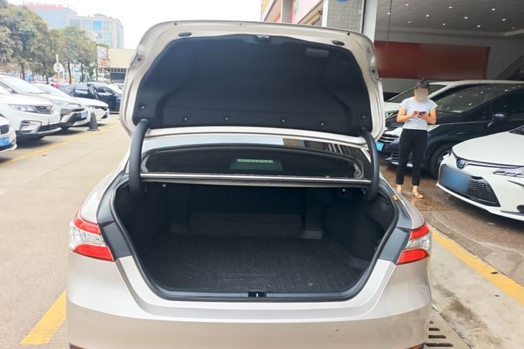 Used Toyota Camry 2018 2.0G Luxury Edition Trunk