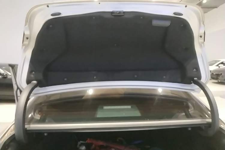 Used Toyota Camry 2018 2.0G Luxury Edition Trunk