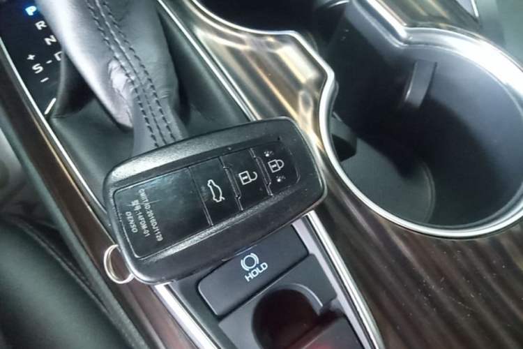 Used Toyota Camry 2018 2.0G Luxury Edition Vehicle Key