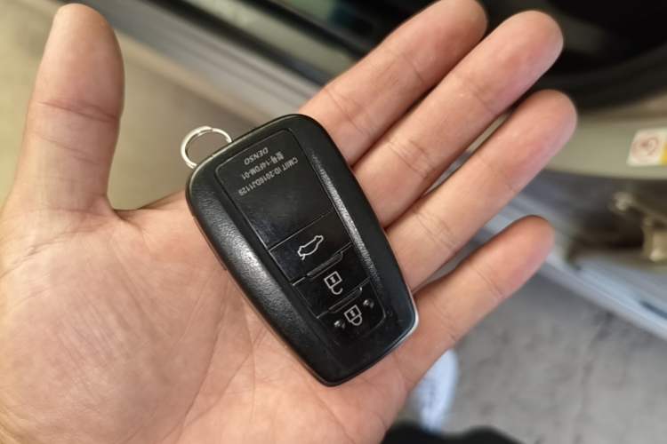 Used Toyota Camry 2018 2.5G Luxury Edition Vehicle Key