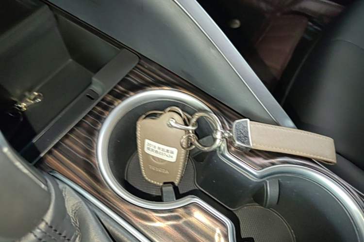 Used Toyota Camry 2018 2.5G Luxury Edition Vehicle Key