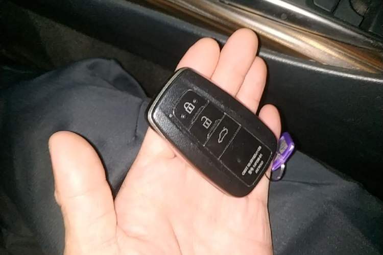 Used Toyota Camry 2018 2.0G Luxury Edition Vehicle Key