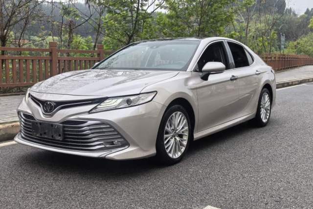 Ojetý Toyota Camry 2018 2.5G Luxury Edition