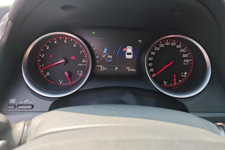 Used Toyota Camry 2018 2.5S Fēngshàng Edition Odometer Close Up