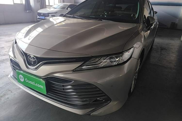Used Toyota Camry 2018 2.5G Luxury Edition Guazi used car, China used car export, Used car for sale, Used Toyota cars, Cheapest cars for sale