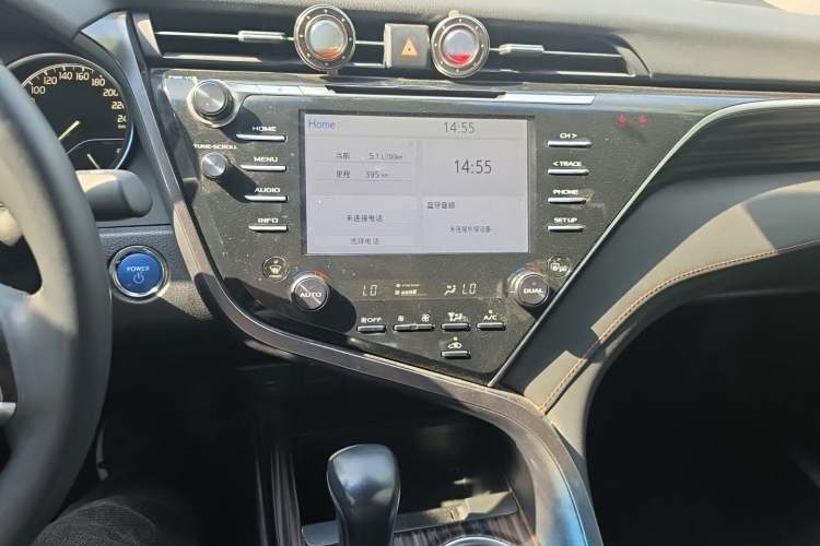 Used Toyota Camry 2018 Dual-Engine 2.5 HG Luxury Edition Audio And AC Panel
