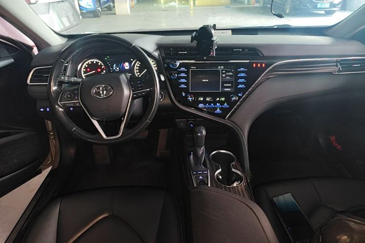 Used Toyota Camry 2018 2.5G Luxury Edition Center Console