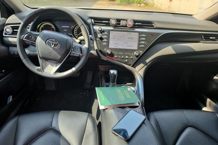 Used Toyota Camry 2018 Dual-Engine 2.5 HG Luxury Edition Center Console