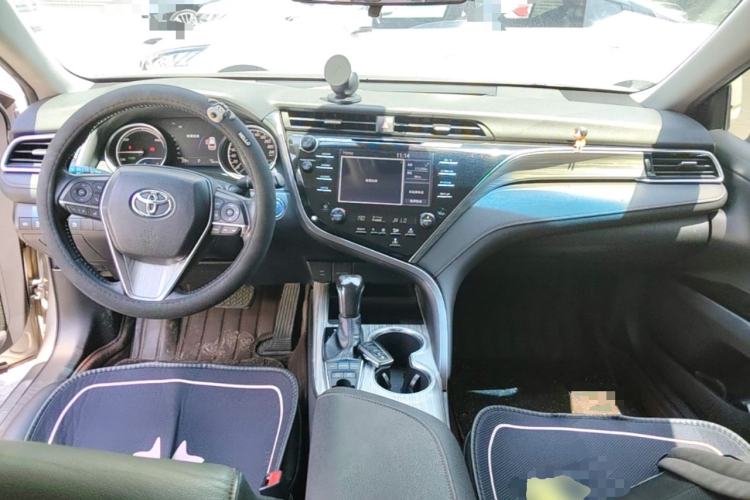 Used Toyota Camry 2018 Dual-Engine 2.5 HG Luxury Edition Center Console
