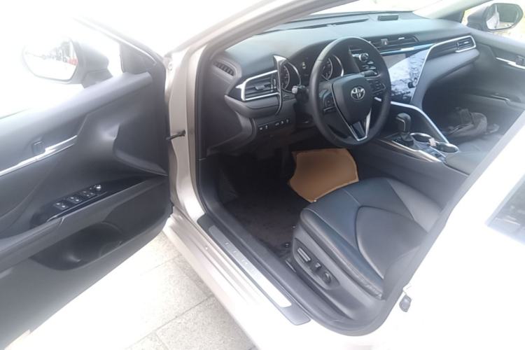 Used Toyota Camry 2018 2.5G Luxury Edition Driver Seat