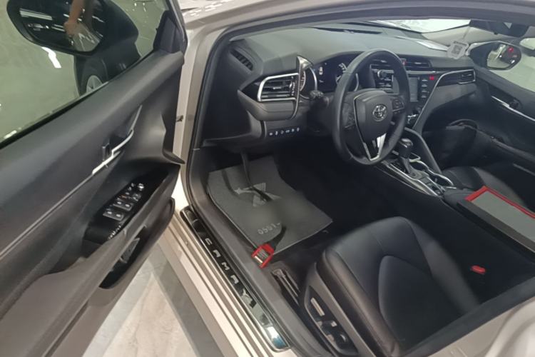 Used Toyota Camry 2018 2.0G Luxury Edition Driver Seat